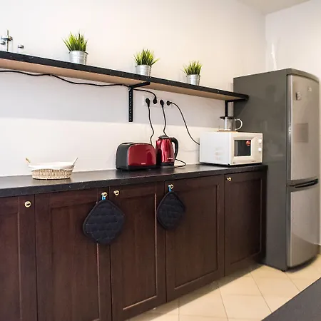 Apartmán N16-spacey, Modern Family Flat For 5 *