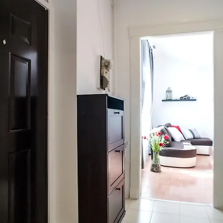 N16-spacey, Modern Family Flat For 5 *