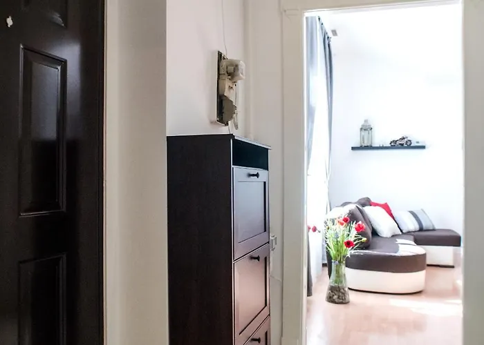 N16-spacey, Modern Family Flat For 5 *