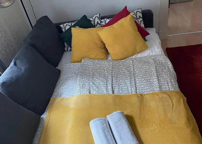 N16-spacey, Modern Family Flat For 5 Apartament