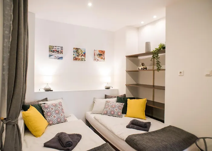 N16-spacey, Modern Family Flat For 5 * Budapest